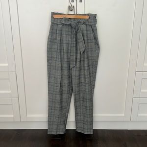 H&M grey plaid trousers. Size 6. Excellent condition.